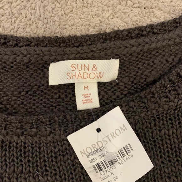 Sun & Shadow pullover sweater - Picture 3 of 4